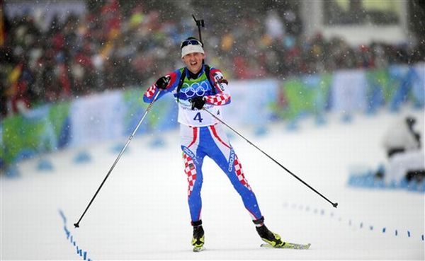 jakovfakbiatlonoivancouver_afp